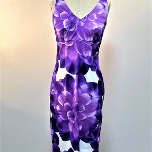 PURPLE FLORAL FITTED V-NECK DRESS